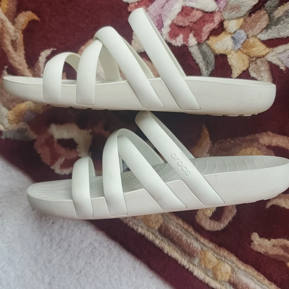 Crocs Splash Slides,Size 7, Cream color. - Picture 2 of 5